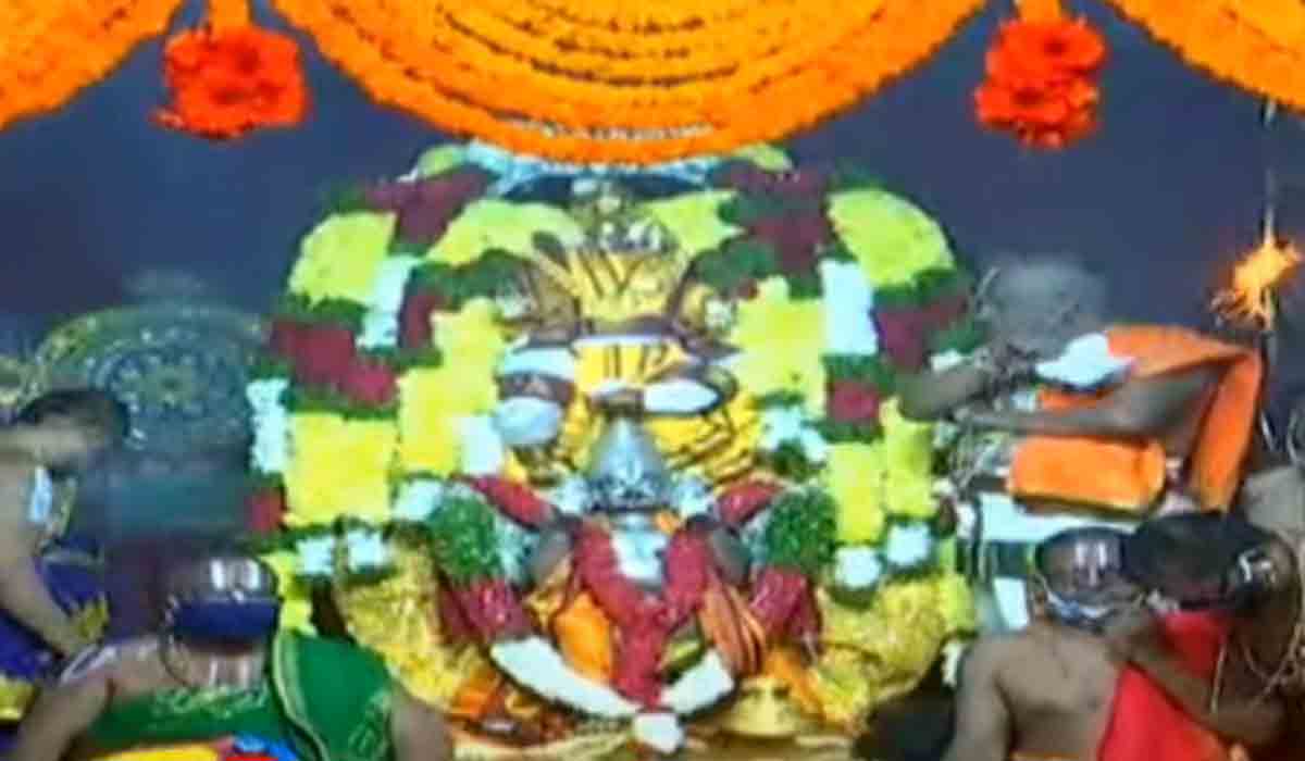 యాదాద్రీశుడి వైకుంఠ ద్వార దర్శనం