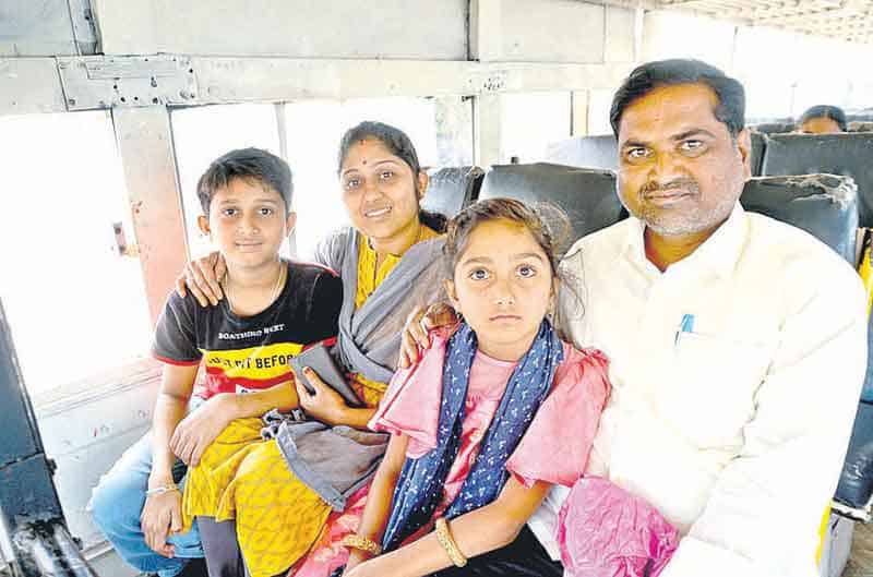 నూతన వేడుక.. ఉచిత కానుక