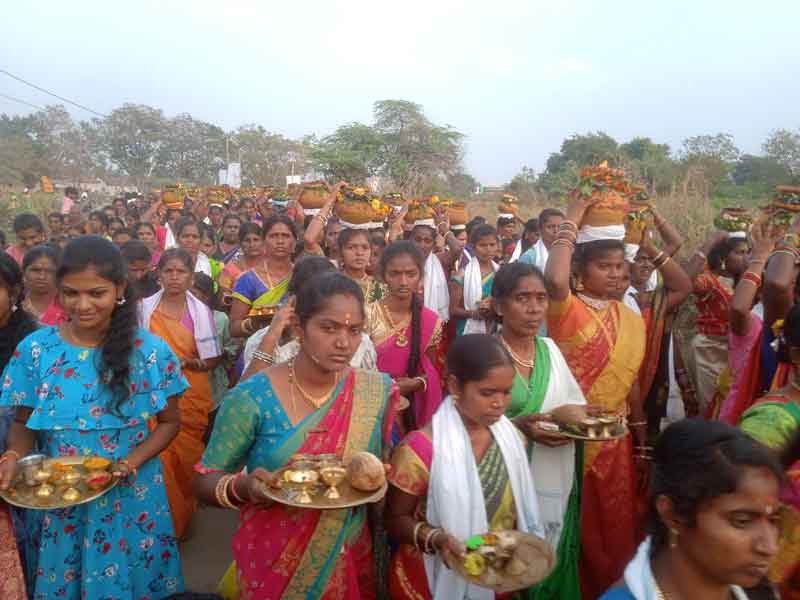 ఆలయాల్లో ‘నూతన’ సందడి