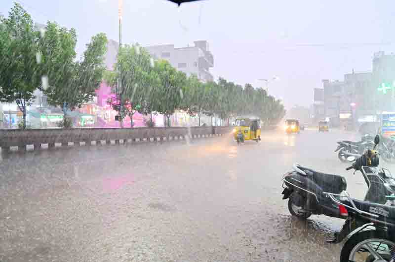 గాలివాన.. వడగండ్లు..