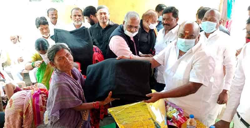 స్వచ్ఛంద సంస్థల సేవలు మరువలేనివి