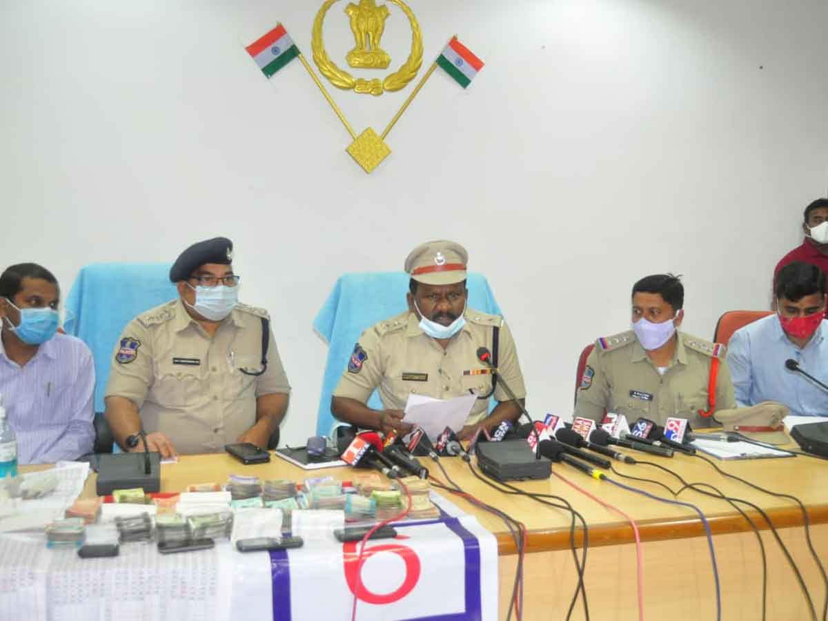 మట్కా గ్యాంగ్ అరెస్ట్..రూ.2,04 ,500, స్కార్పియో, నాలుగు సెల్‌ఫోన్లు స్వాధీనం