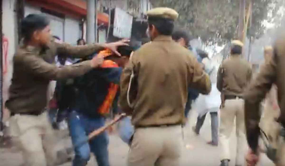 ముగిసిన వీసా గ‌డువు.. 12 మంది ఆఫ్రిక‌న్ల‌ అరెస్టు