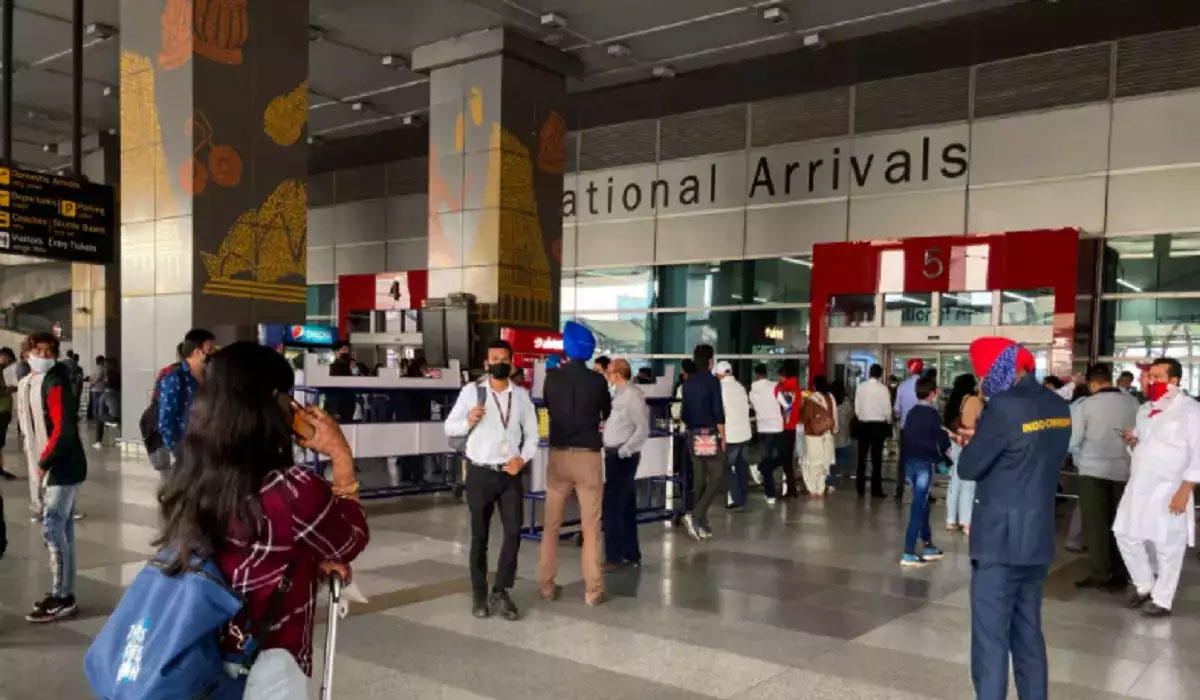 విదేశాల నుంచి వ‌స్తే.. ఏడు రోజులు క్వారెంటైన్ ఉండాల్సిందే.. కొత్త నిబంధ‌న‌లు