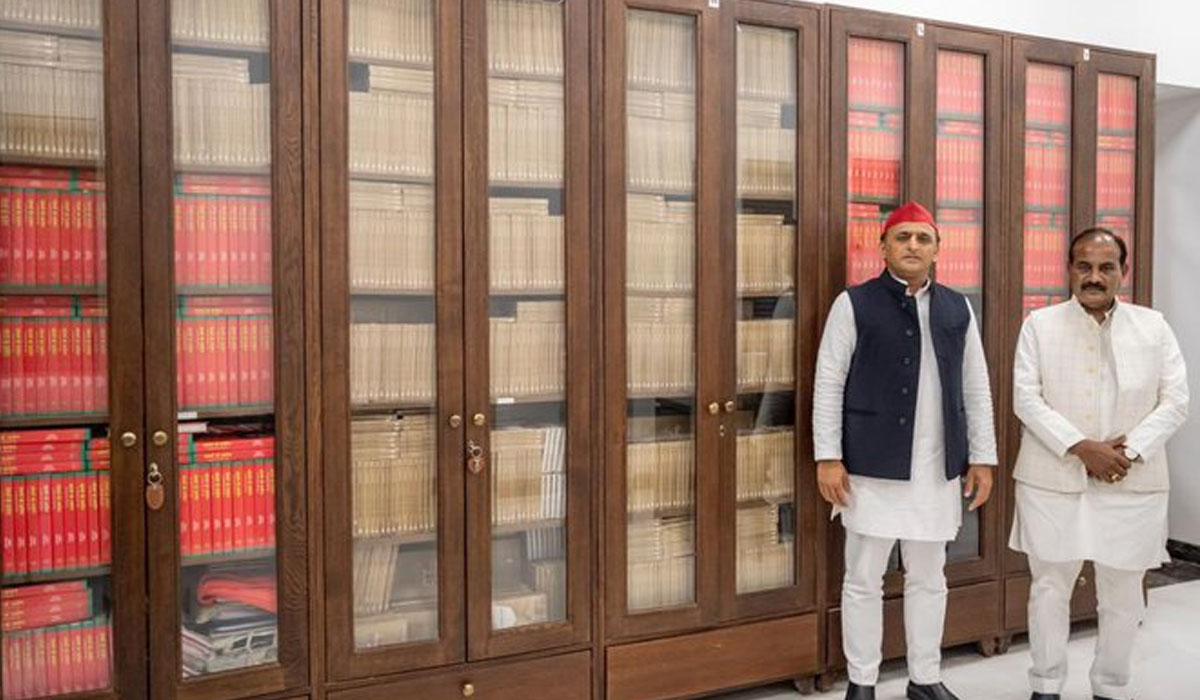 Lucknow | స‌మాజ్‌వాదీలోకి మాజీ మంత్రి దారా సింగ్‌… స్వాగ‌తం ప‌లికిన అఖిలేశ్‌