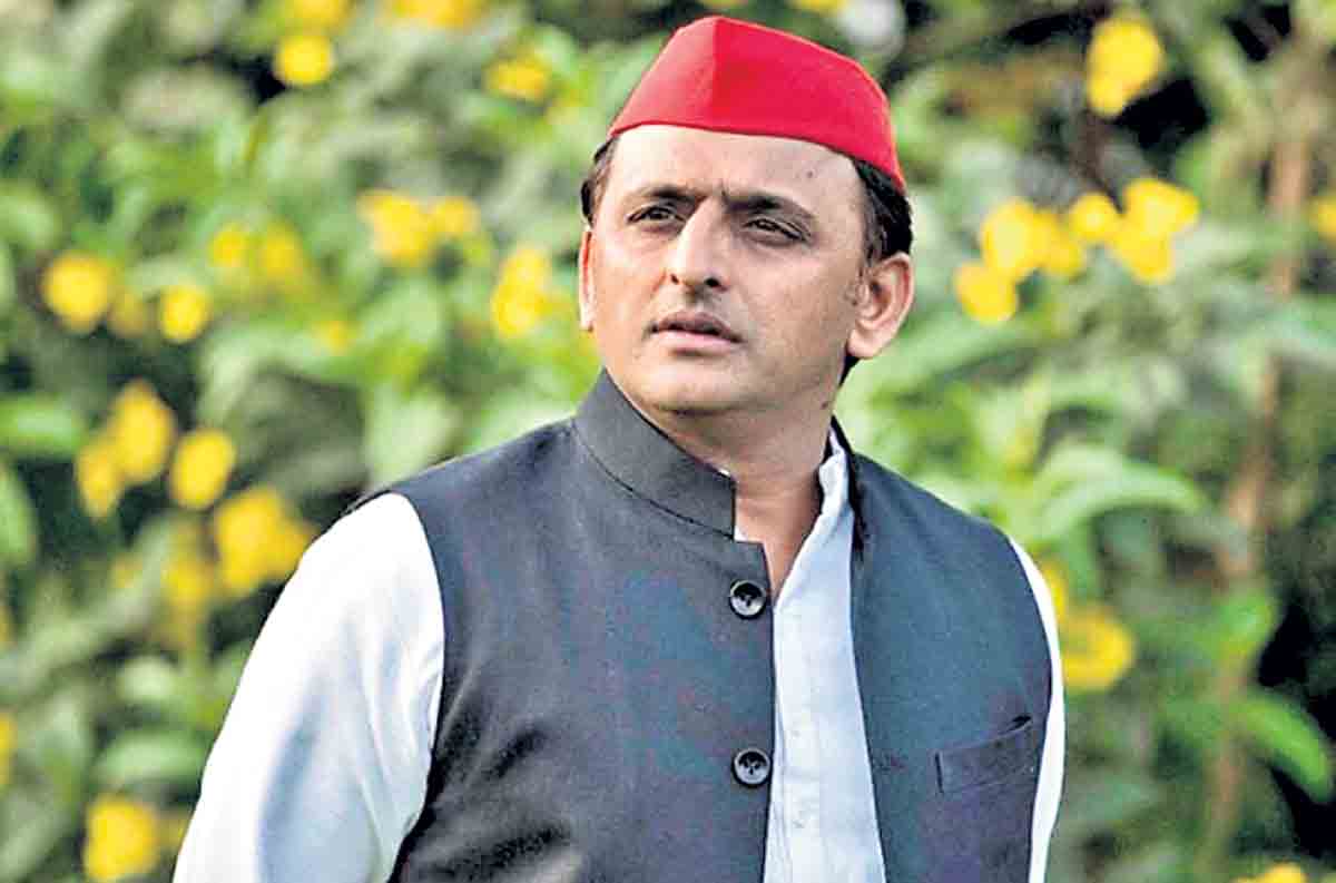 అఖిలేష్‌ యాదవ్‌ కాన్వాయ్‌కు ప్రమాదం.. కార్లు ఢీకొనడంతో పలువురికి గాయాలు