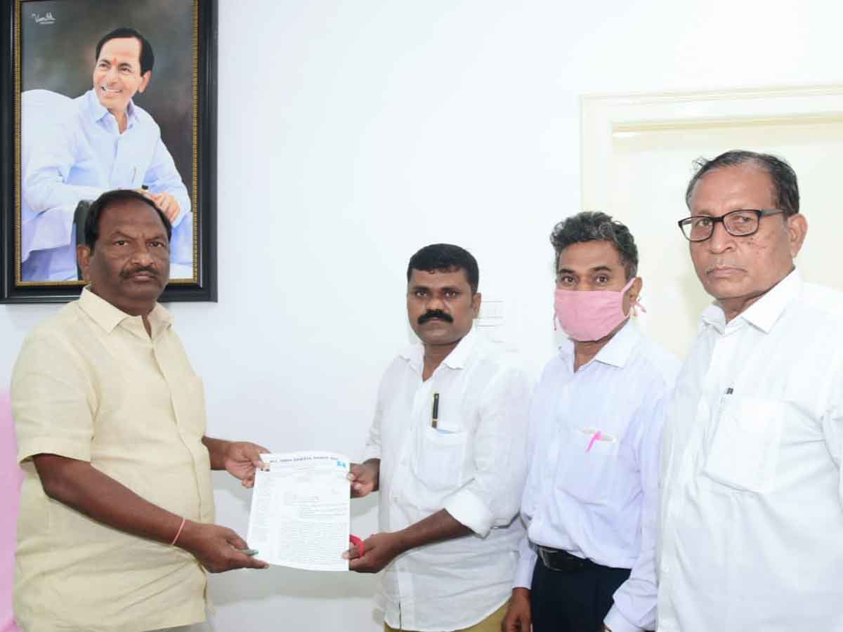 అంబేద్కర్ సాహిత్యాన్ని ప్రజల్లోకి తీసుకుపోవాలి : మంత్రి కొప్పుల