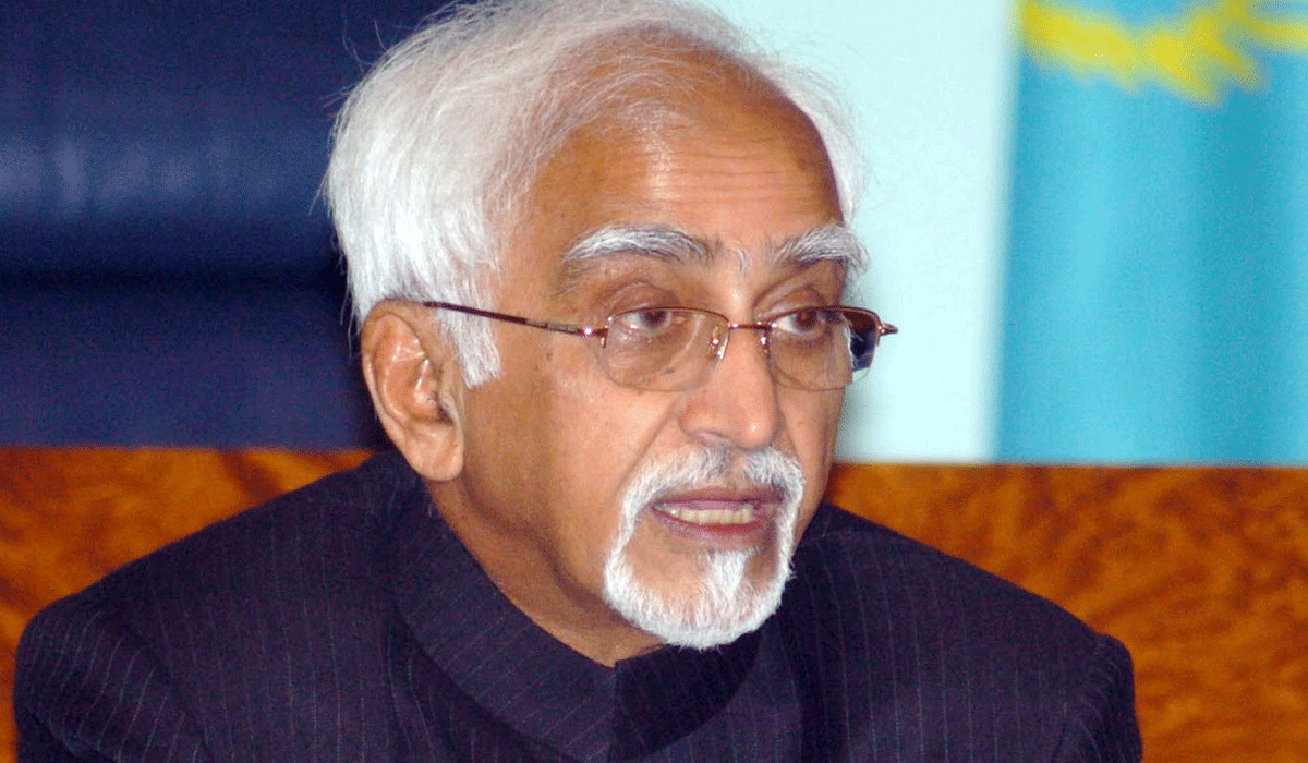 Hamid Ansari : రాజ్యాంగ విలువ‌ల‌కు భార‌త్ దూర‌మ‌వుతోంది : హ‌మీద్  అన్సారీ సంచ‌ల‌న వ్యాఖ్య‌లు