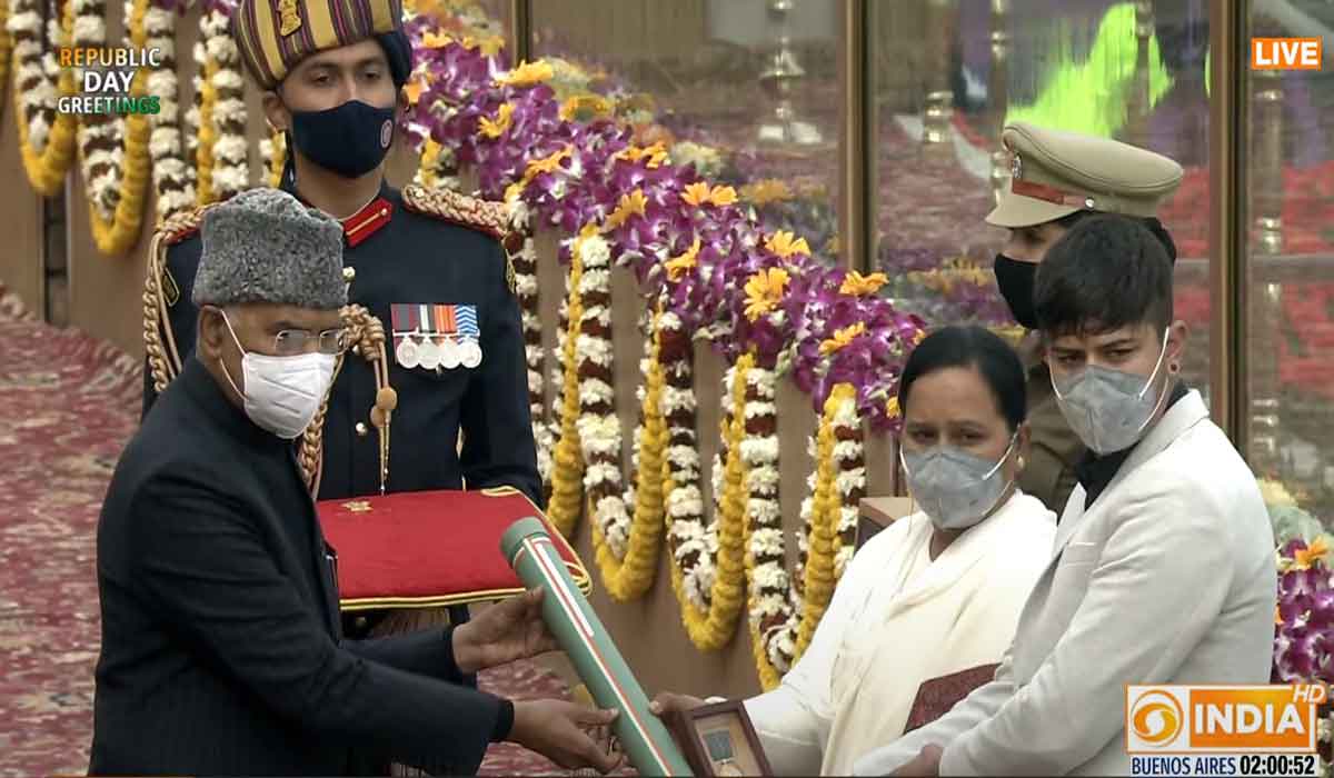 బాబు రామ్‌కు అశోక‌ చ‌క్ర‌.. అవార్డు అంద‌జేసిన రాష్ట్ర‌ప‌తి