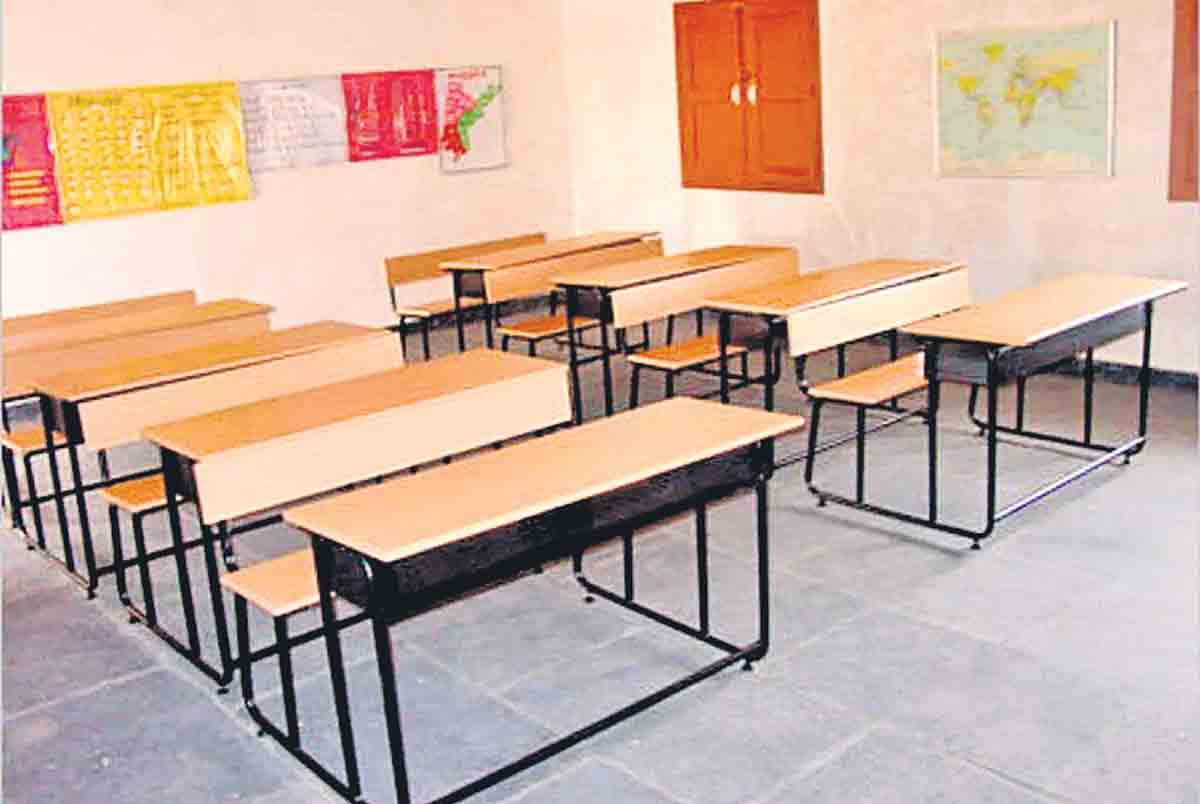 బల్క్‌గా బడి సామగ్రి సేకరణ