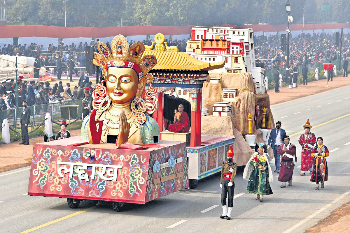 శకటాలపైనా వివక్షే