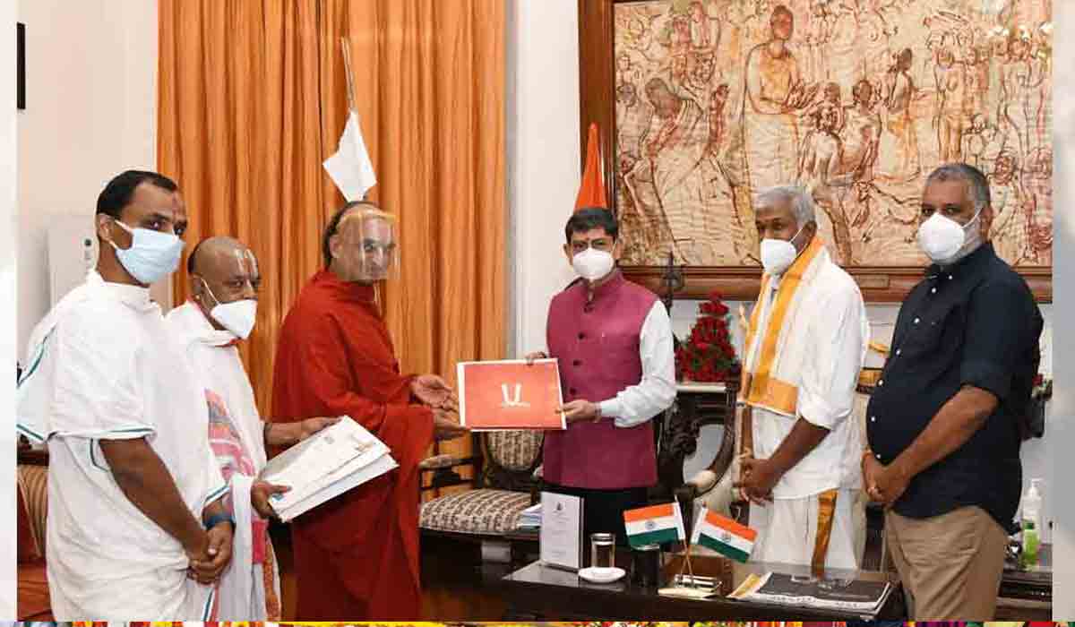 త‌మిళ‌నాడు గ‌వ‌ర్న‌ర్‌ను క‌లిసిన చిన‌జీయ‌ర్ స్వామి