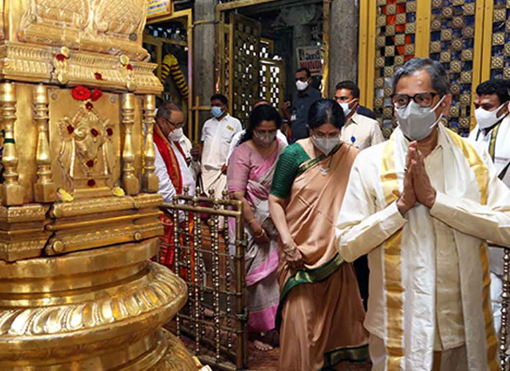 Tiruchanoor | తిరుచానూరు పద్మావతి అమ్మవారి ఆలయంలో భారత ప్రధాన న్యాయమూర్తి జస్టిస్ ఎన్వీ రమణ పూజలు..