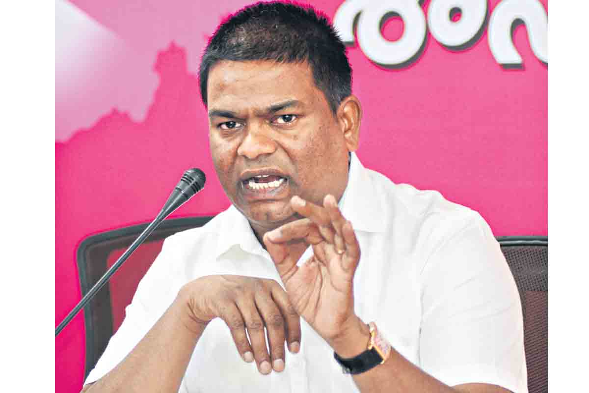 బట్టేబాజ్‌, బక్వాస్‌, బడాజూటా!