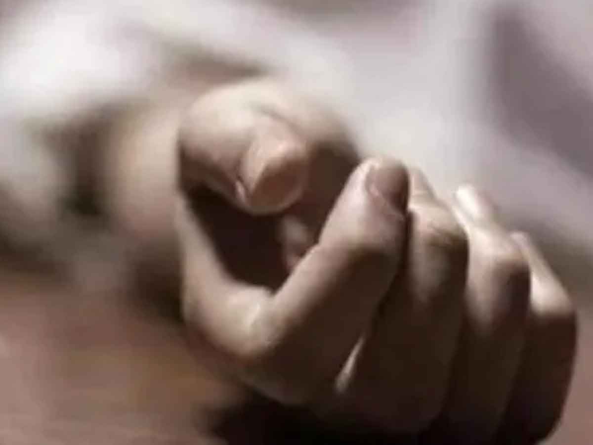 కూతురును బావిలో తోసి.. ఆత్మహత్య చేసుకున్న తల్లి