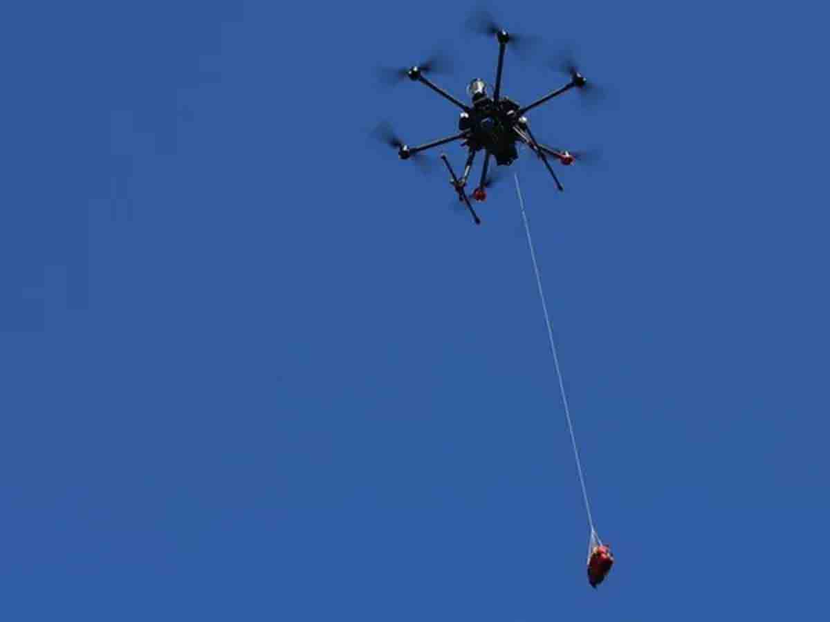 వృద్దుడి ప్రాణాలు కాపాడిన డ్రోన్.. ఎలాగో తెలుసా?