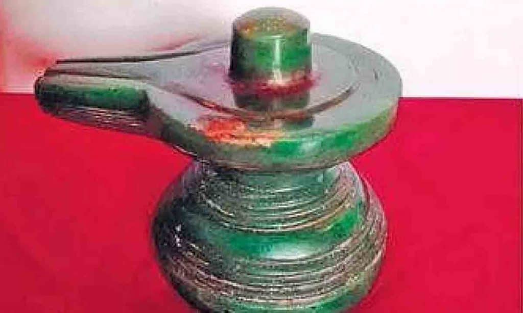 emerald shiva lingam worth 500 crore rupees recovered from bank locker in thanjavur