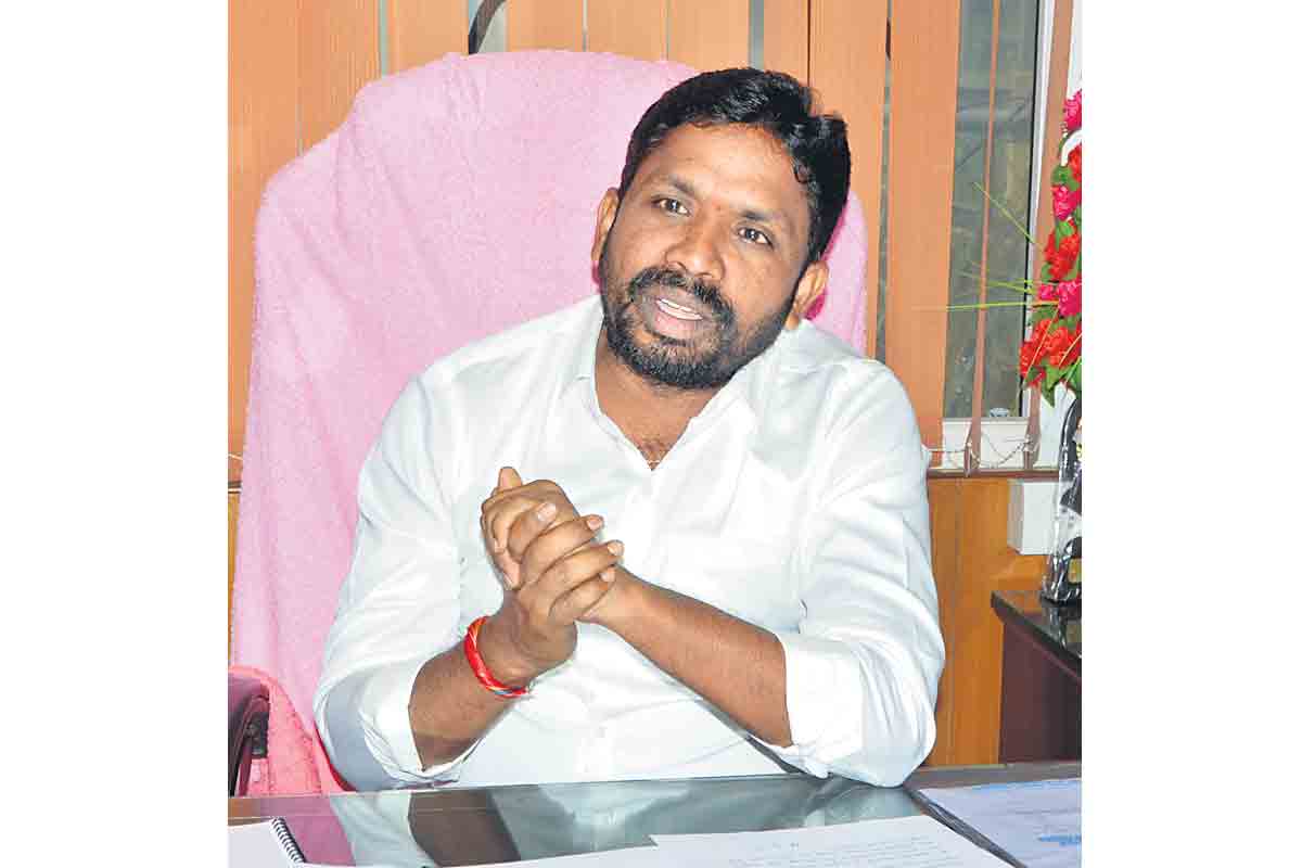 బీజేపీ లీడర్లు అబద్ధాల ప్రచారకులు