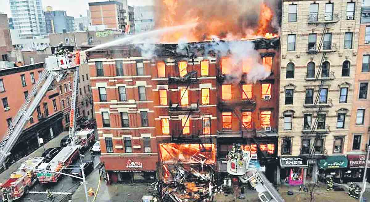 న్యూయార్క్‌లో 19 మంది ఆహుతి