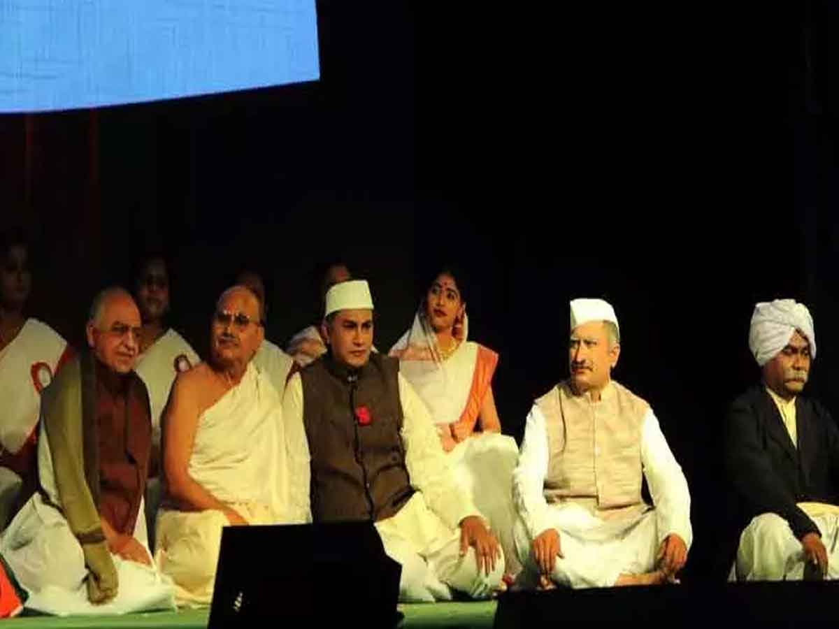 కండ్ల‌కు క‌ట్టినట్లు స్వాతంత్ర్య పోరాటం ప్ర‌ద‌ర్శ‌న‌