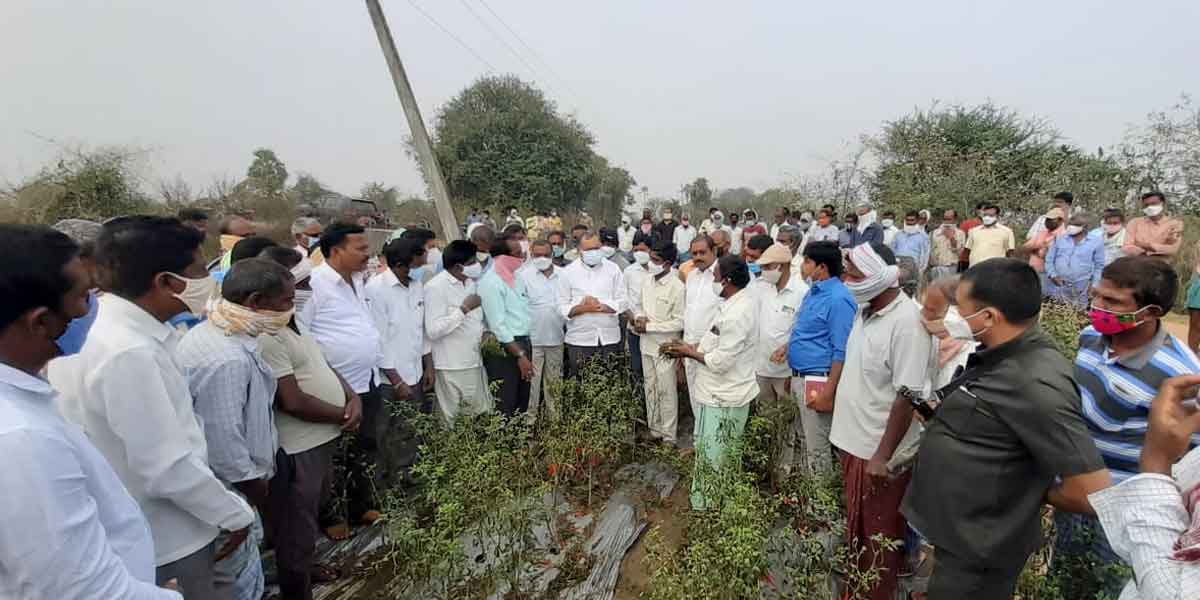 అధైర్యపడొద్దు అండగా ఉంటాం : ఎమ్మెల్యే గండ్ర