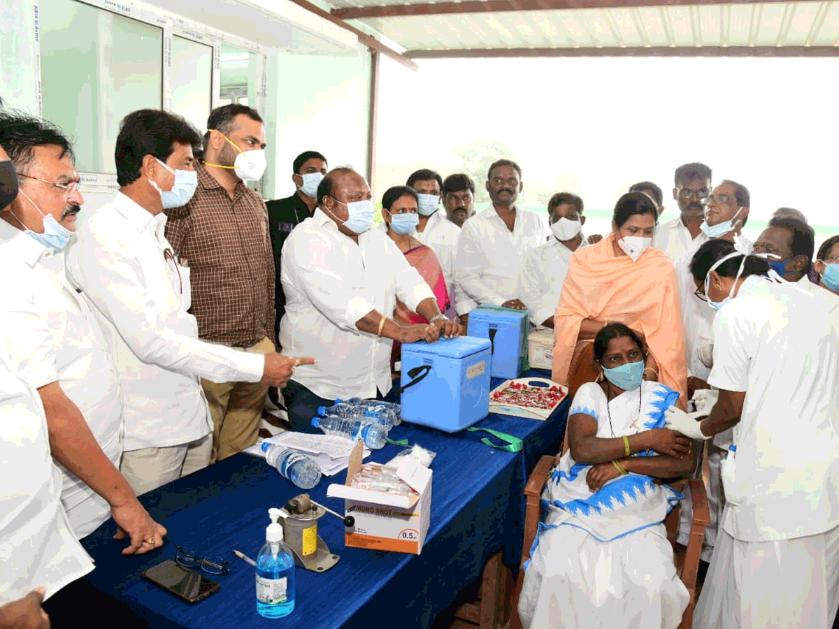 Minister Gangula | వారి సేవలు వెలకట్టలేనివి : మంత్రి గంగుల