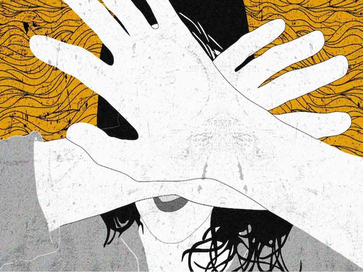 షాకింగ్ : త‌ల్లి ఆరోగ్యం క్షీణించ‌డంతో సాయం కోరిన బాలిక‌పై పొరుగింటి వ్య‌క్తి లైంగిక దాడి!