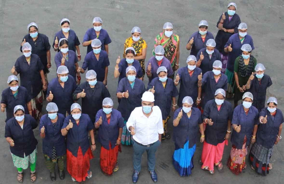 కాకినాడ పారిశ్రామిక ప్రాంత మహిళలకు ఉపాధి కల్పిస్తున్న గోల్డ్‌ డ్రాప్‌..