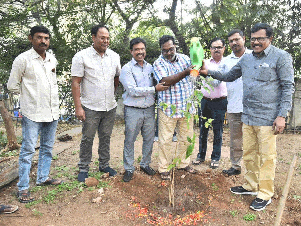 Green India Challenge | మొక్కల ఉద్యమంలో కలాలు, గళాలు
