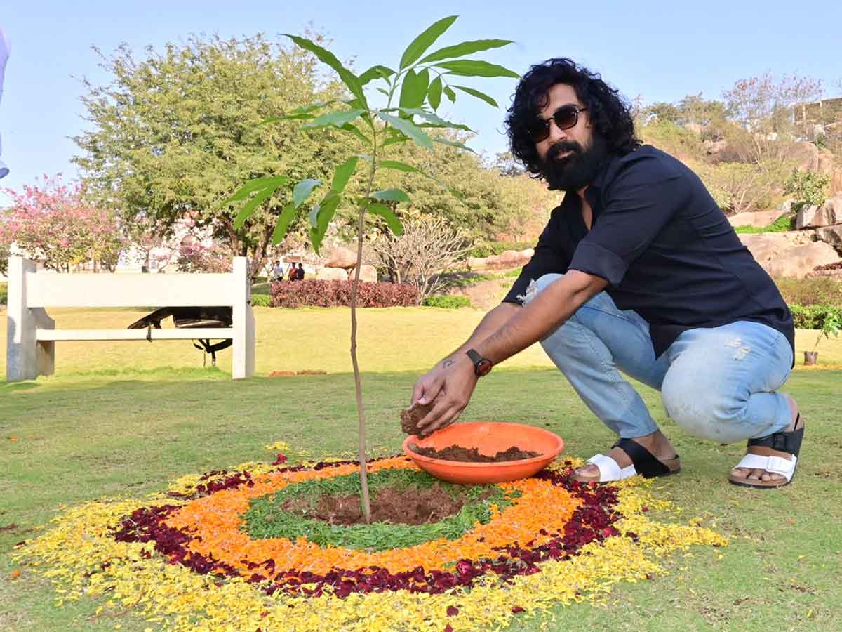GreenIndia Challenge | మొక్కలు నాటిన సినీ నటుడు తనుజ్‌