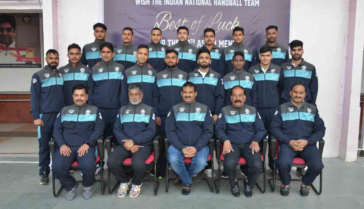 ‘ట్రోఫీతో తిరిగిరావాలి’