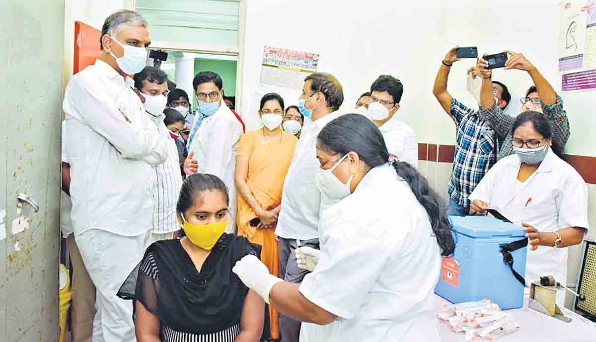 నెలన్నరపాటు థర్డ్‌వేవ్‌