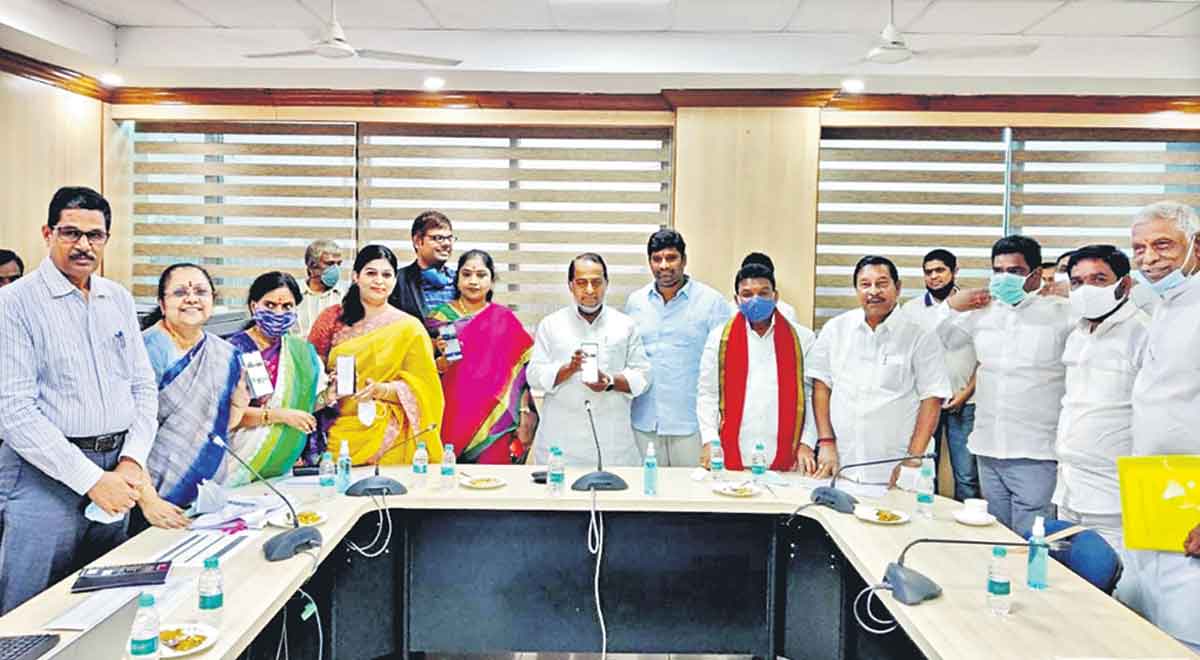 అరచేతిలో అర్బన్‌ ఫారెస్ట్‌ పార్కులు
