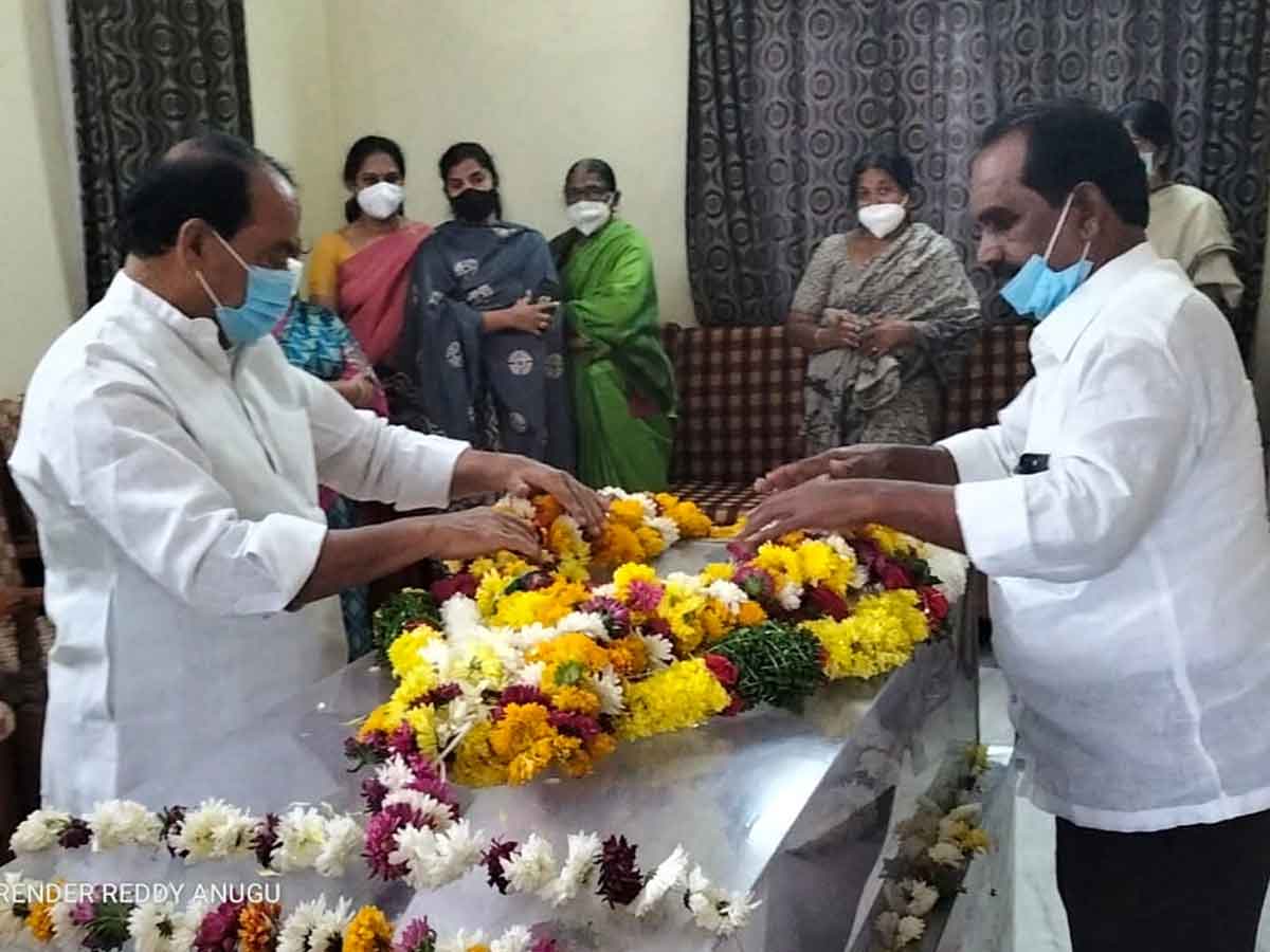 విద్యాసాగర్ రెడ్డికి నివాళులర్పించిన మంత్రి ఇంద్రకరణ్ రెడ్డి