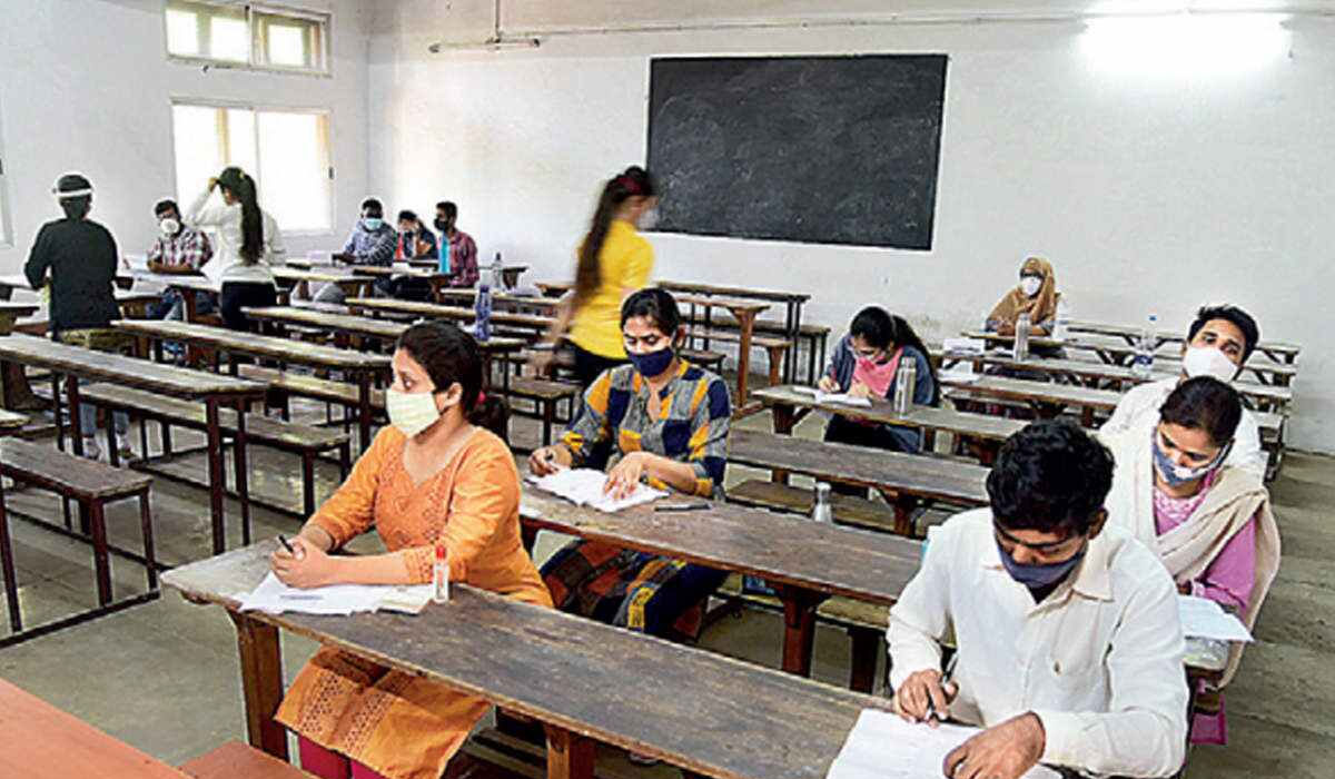 ఇంట‌ర్ ప‌రీక్ష ఫీజు గ‌డువును పెంచుతూ ఇంట‌ర్ బోర్డు నిర్ణ‌యం