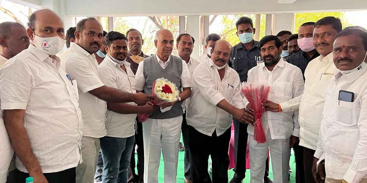 ‘ఎస్‌ఎస్‌ఆర్’ రేట్లు పెంచాలని మంత్రి జగదీష్‌రెడ్డికి విజ్ఞప్తి