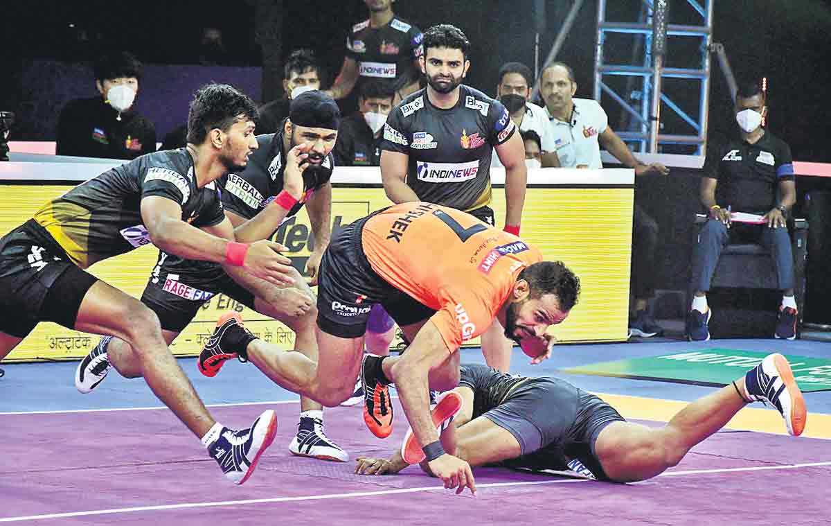 రాజు రాణించినా..