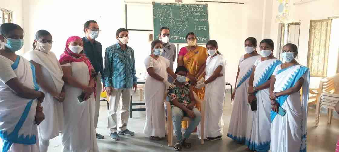 విద్యార్థులకు వ్యాక్సినేషన్‌