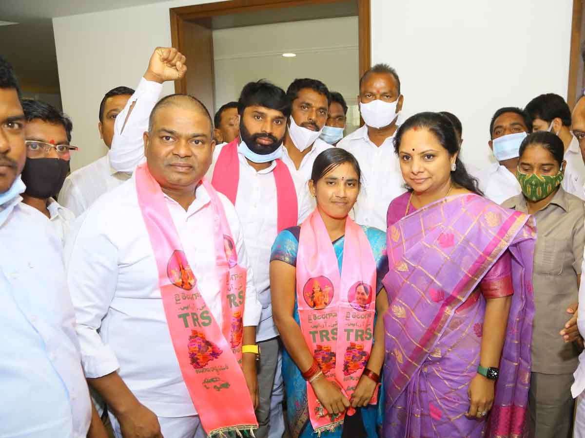 నిజామాబాద్‌ జిల్లాలో బీజేపీకి భారీ షాక్‌..