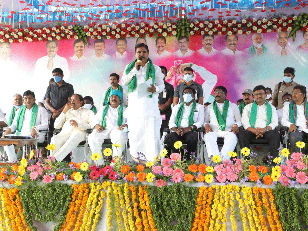 CM KCR | సీఎం కేసీఆర్ ప్రజలకు కనిపిస్తారు..ప్రతిపక్షాలకు కాదు : మంత్రులు
