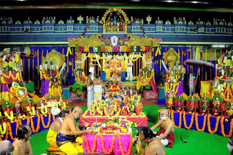 భద్రాద్రి రామయ్యకు వైభవంగా విశ్వరూప సేవ