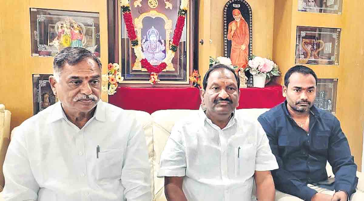 వారి చరిత్రంతా విద్రోహమే