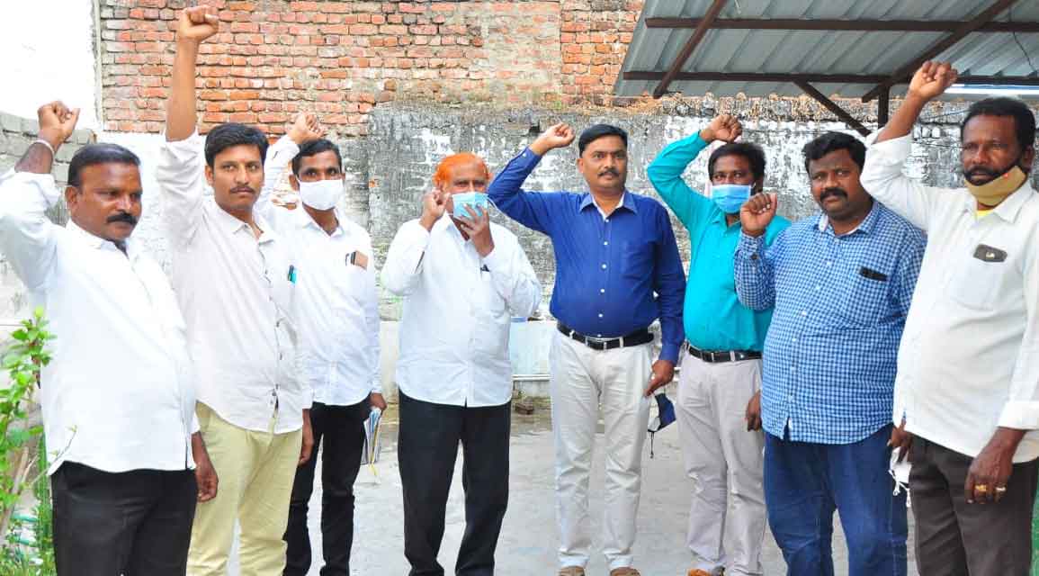 వనమా రాఘవేంద్రరావును కఠినంగా శిక్షించి మరో కుటుంబం బలికాకుండా చూడండి.. తెలంగాణ బహుజన జేఏసీ నాయకుల డిమాండ్..