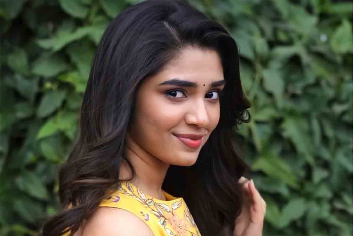 మెగా కాంపౌండ్‌లోకి ఎంటర్ అవుతున్న కృతి శెట్టి.. వైష్ణవ్ తేజ్ తర్వాత ఆయనతో..