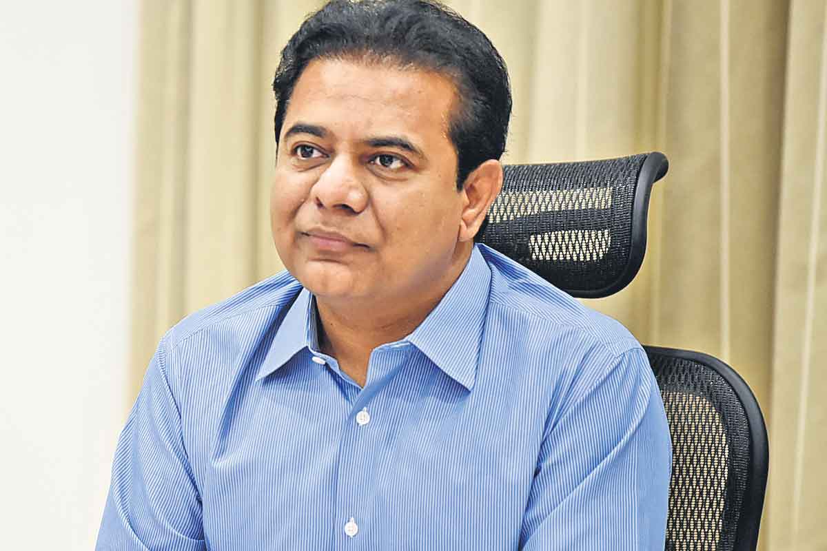 కేంద్రమంత్రులకు కేటీఆర్‌ లేఖ.. పలు ప్రాజెక్టులకు నిధులు ఇవ్వాలని విజ్ఞప్తి