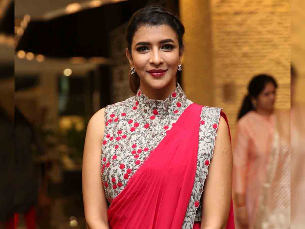 Manchu Lakshmi | మంచు ల‌క్ష్మికి క‌రోనా.. ఇంట్లో బోర్ కొడుతోంది.. మంచి సినిమాలు స‌జెస్ట్ చేయండంటూ ట్వీట్‌