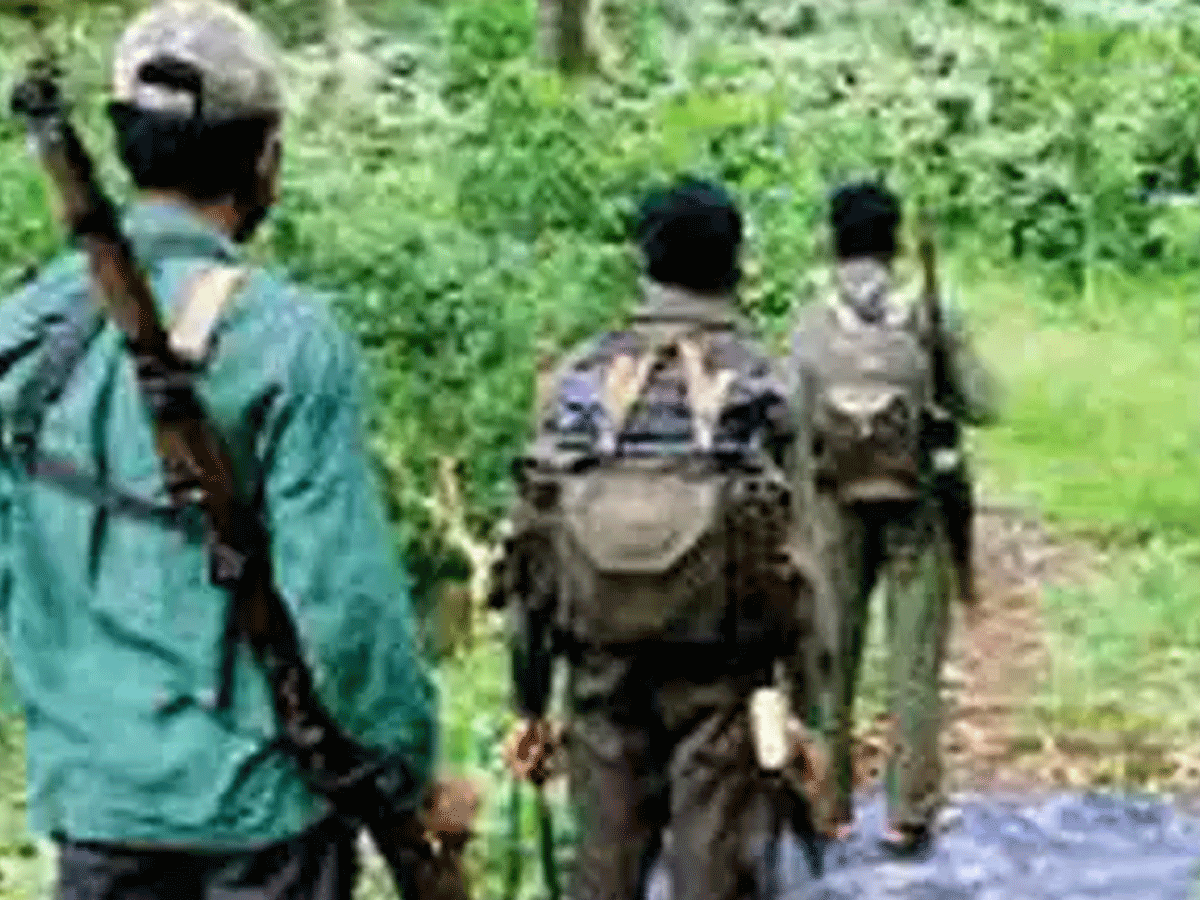 దంతేవాడలో ఎన్‌కౌంటర్‌.. మావోయిస్టు ఏరియా కమాండర్‌ మృతి