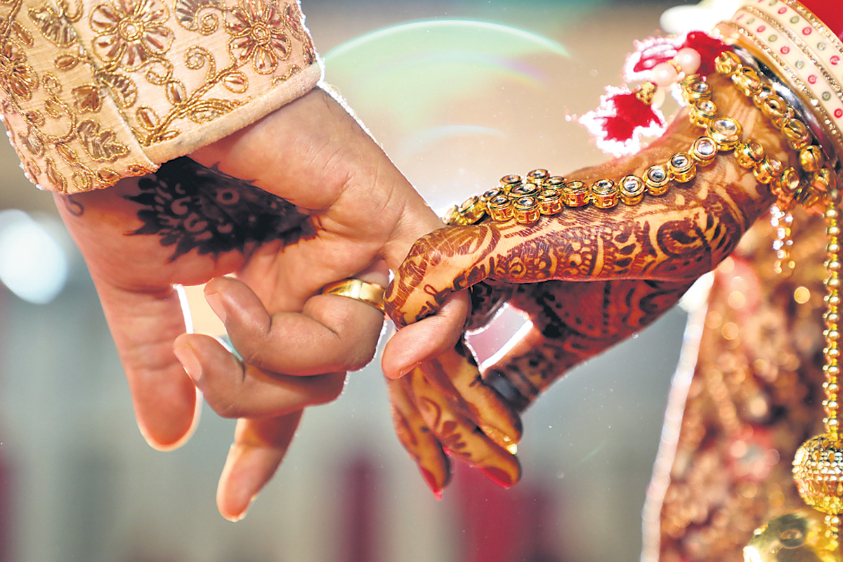 గూగుల్‌ మీట్‌లో పెండ్లి.. జొమాటోలో విందు