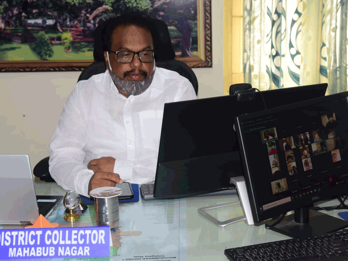 అలా చేయకుంటే ఎలాంటి జీతం రాదు : కలెక్టర్ ఎస్.వెంకట్రావు