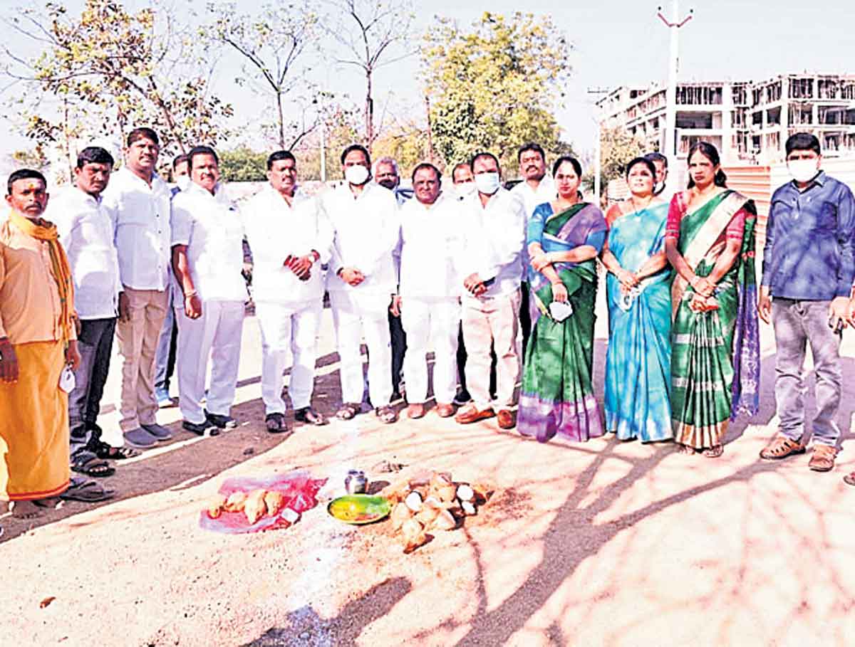 ప్రతి గ్రామానికి రోడ్డు సౌకర్యం